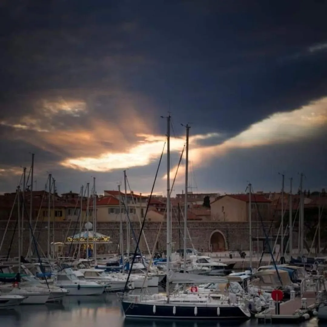 Flat With Sea View Apartment Antibes