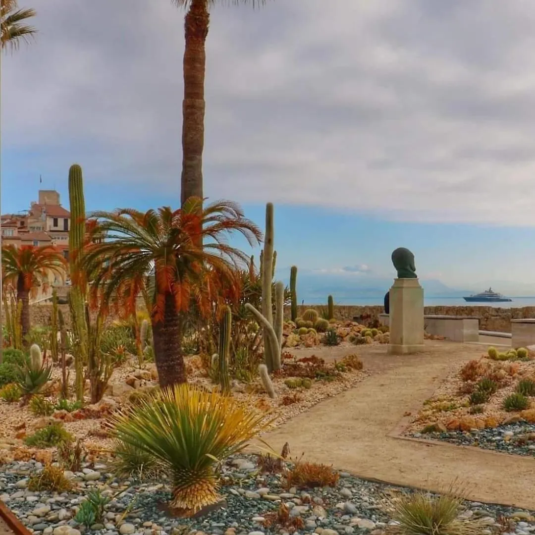 Flat With Sea View Apartment Antibes